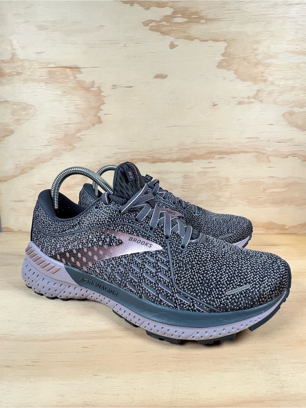 Brooks Adrenaline GTS 21 Women’s Athletic Running Shoes 8.5 Gray Purple Sneakers